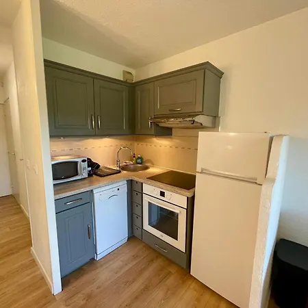 Dom wakacyjny With Garden And Pool Access Antibes