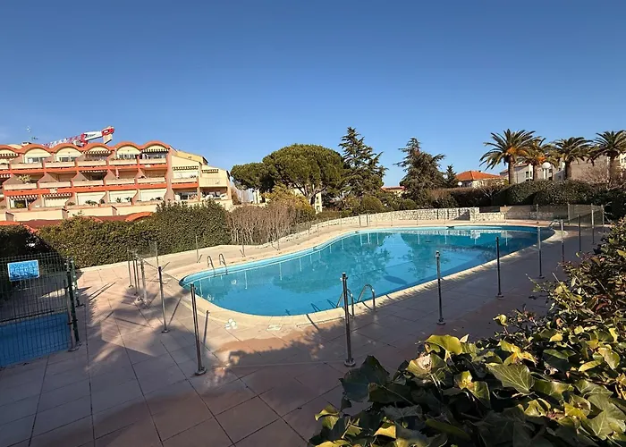 With Garden And Pool Access Antibes